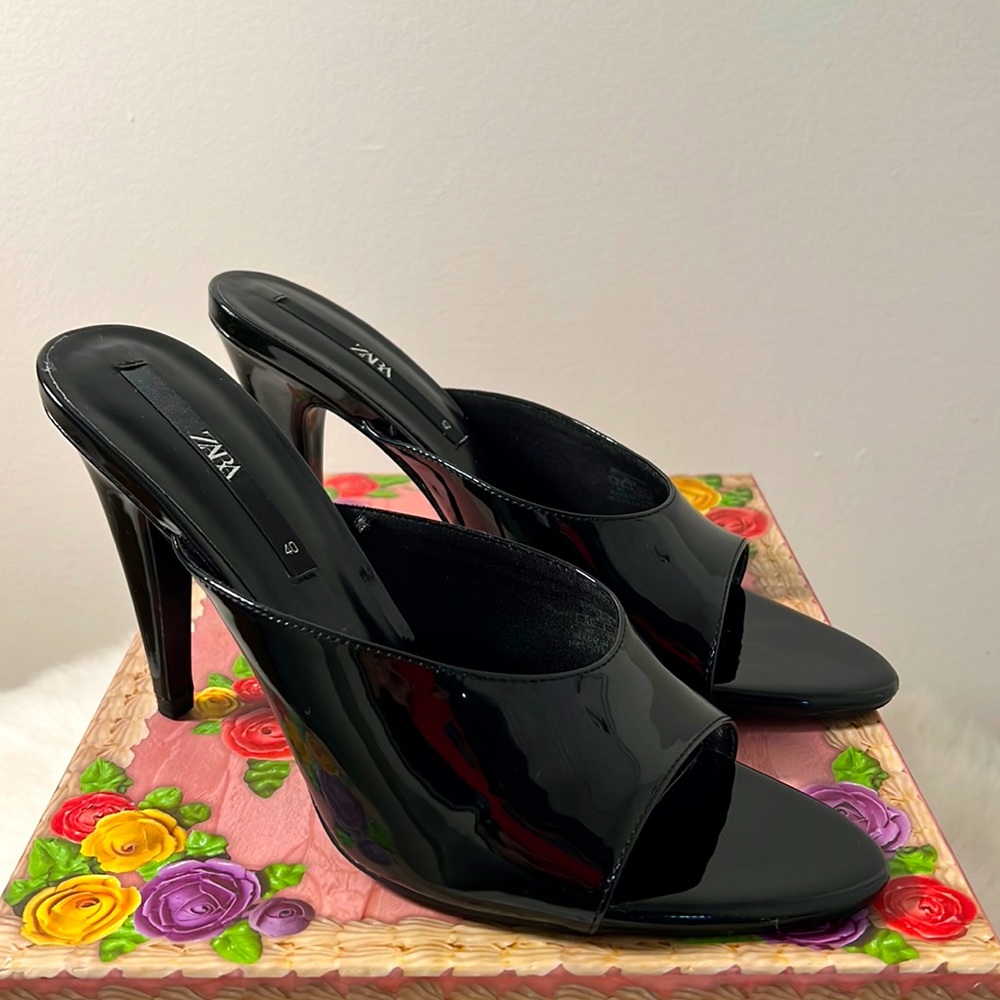 Black Heeled Sandal
